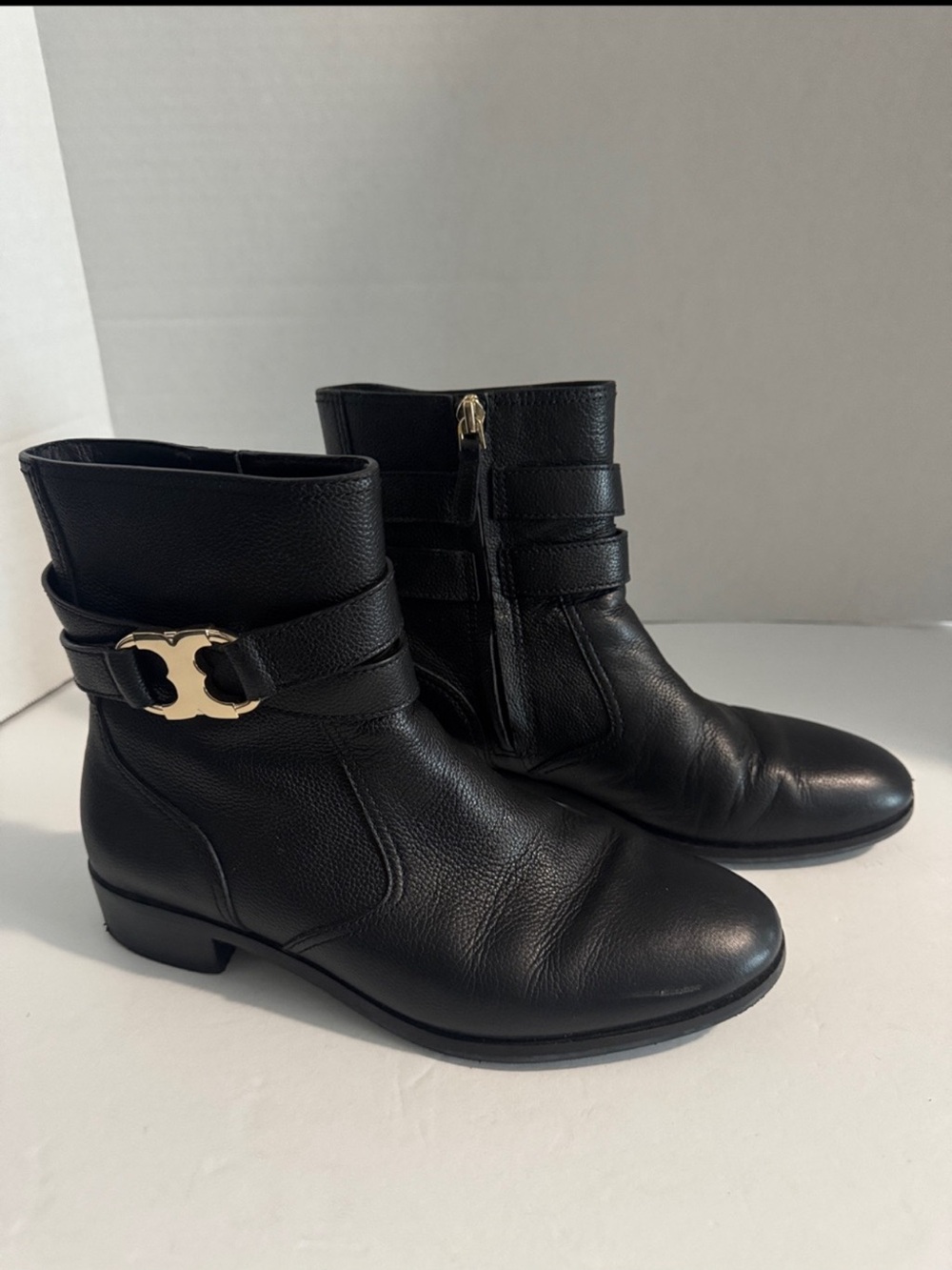 Tory Burch Women's Leather Boots Black with Gold .Fall/Winter Sexy Career Sz 7.5